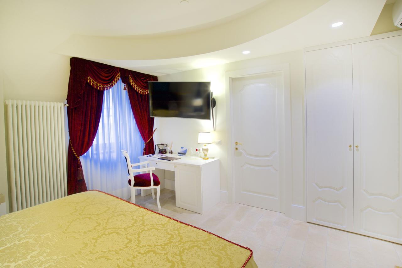 Design Suite Tirano Εξωτερικό φωτογραφία
